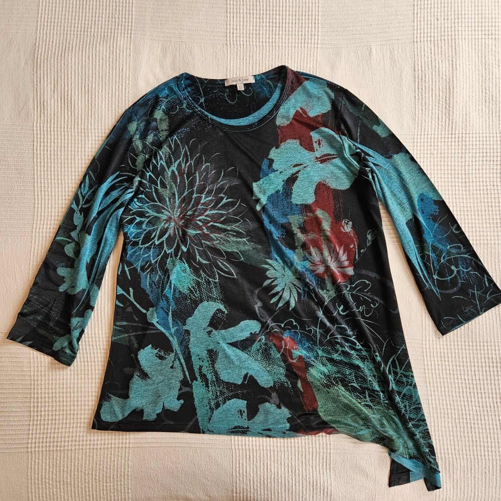 Jess & Jane Women XL Teal Floral Abstract Asymmetrical Hem Art to Wear Tunic Top